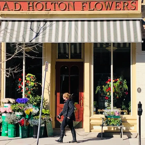 Storefront of Holton Flowers