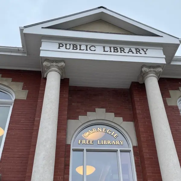 Storefront of Port Hope Public Library