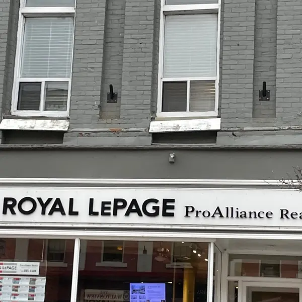 Storefront of Royal LePage